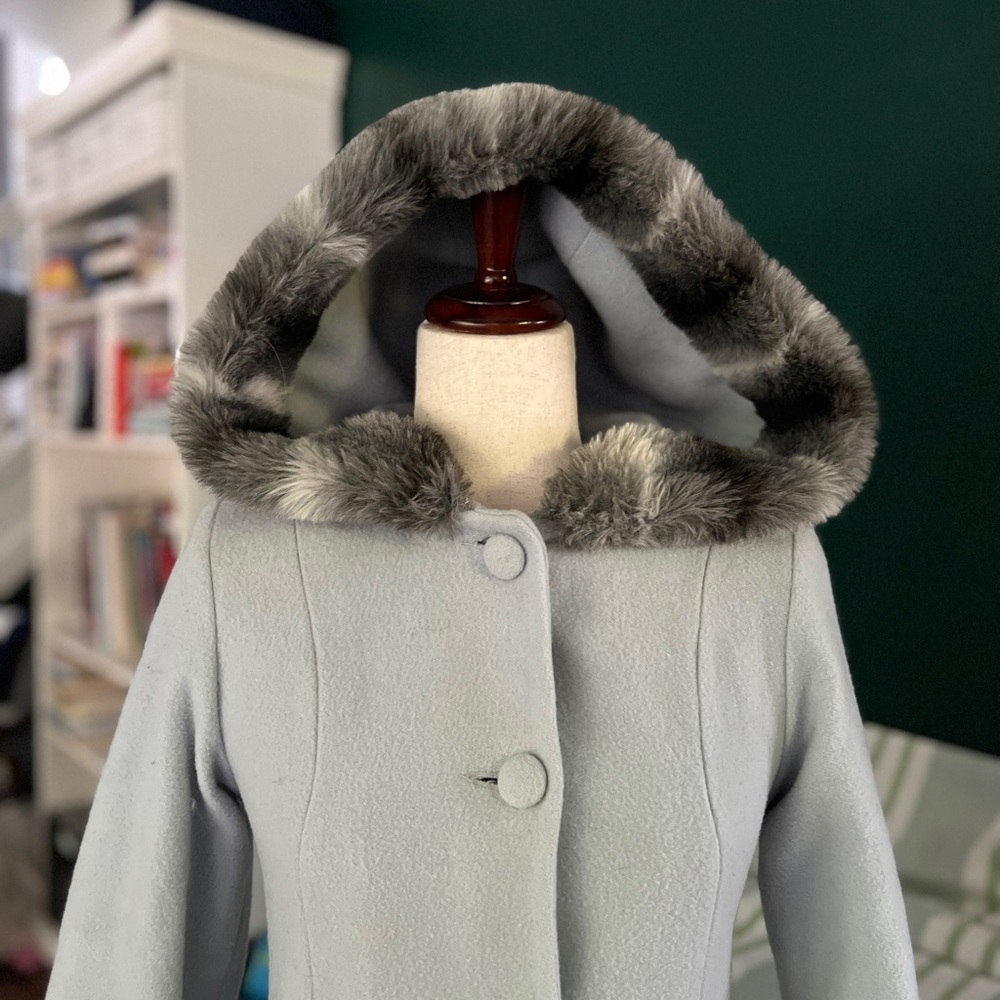 Light blue wool blend vintage coat | faux-fur trim hood | Girls 12 Womens XS
